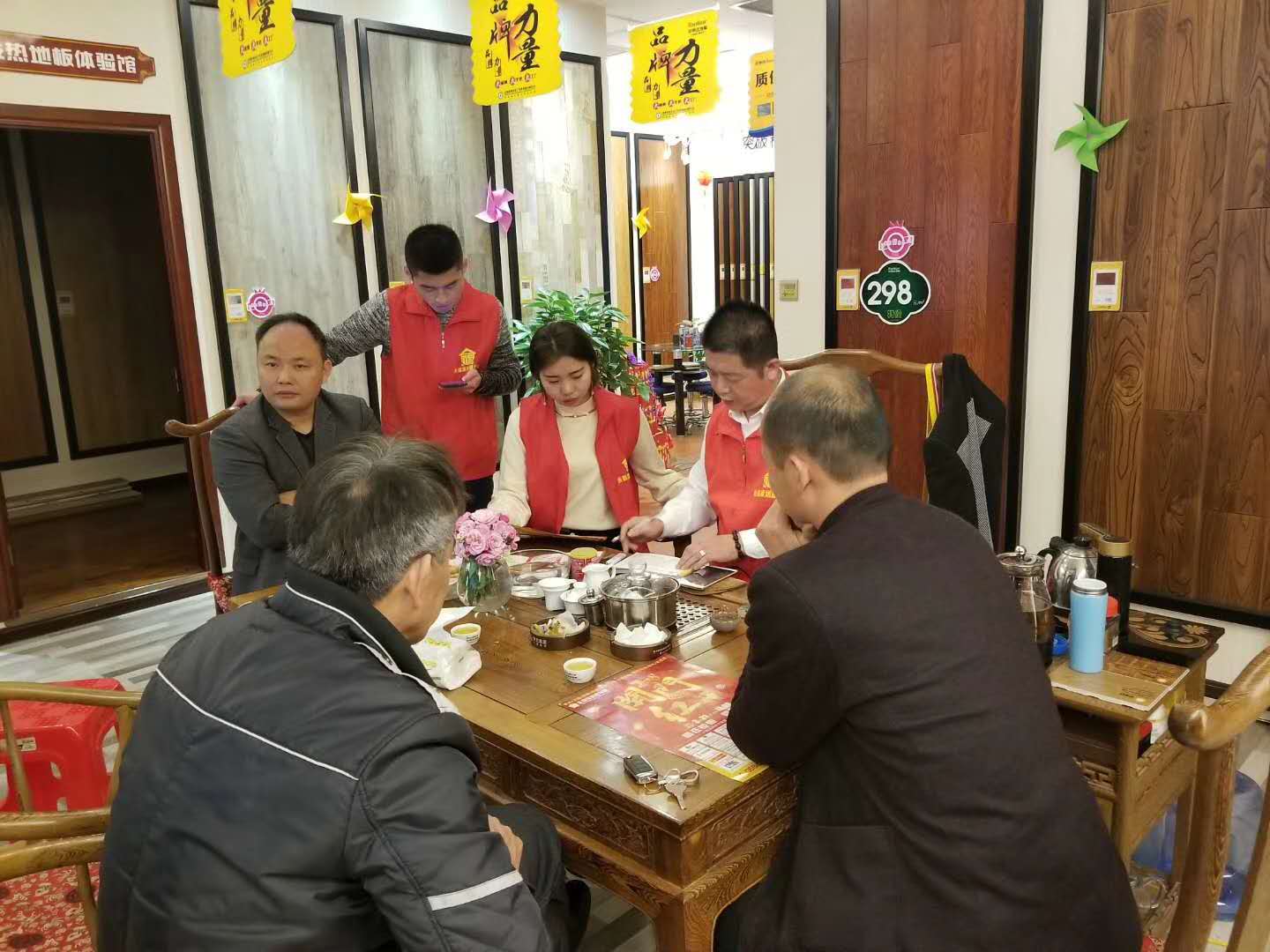 品牌營銷|榮事達地板經銷商不靠扶持靠實干，活動進行中