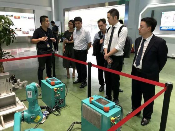 攜手打造中國智能制造示范企業，王力與富士康簽約戰略合作協議