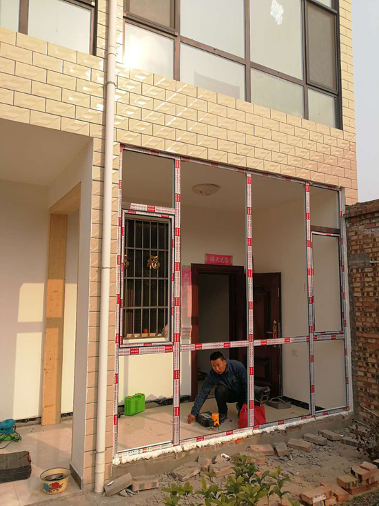 農(nóng)村自建房封窗戶安裝斷橋鋁門窗，便宜又安全 