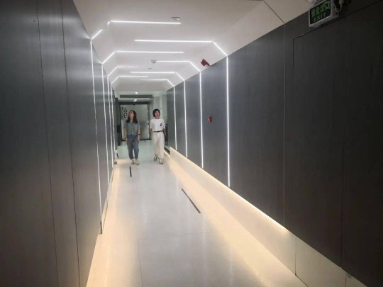 老牛說︱在巖板新賽道，你離“德賽斯模式”有多遠？ 