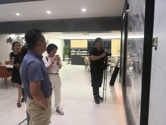 老牛說︱在巖板新賽道，你離“德賽斯模式”有多遠？ 