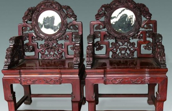 清朝紅木家具的特點：裝飾適度、紋理優(yōu)美！