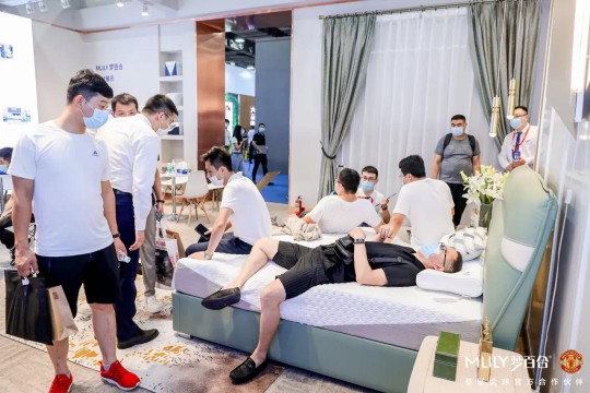 Mlily夢(mèng)百合2020建博會(huì)圓滿落幕，0壓床墊實(shí)力圈粉