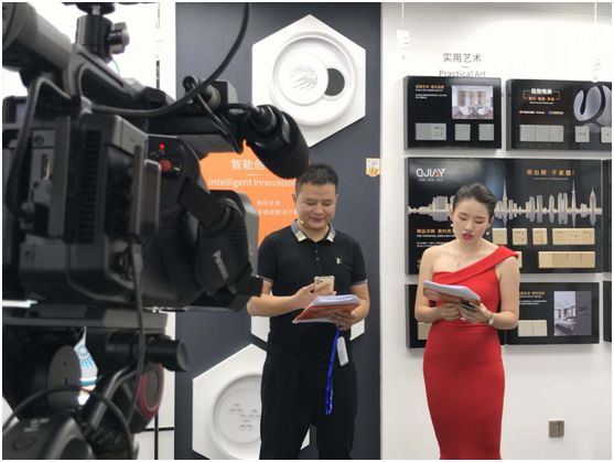 千佳元燈飾新品云直播山東專場(chǎng) 豪氣敲響勝利的鐘聲